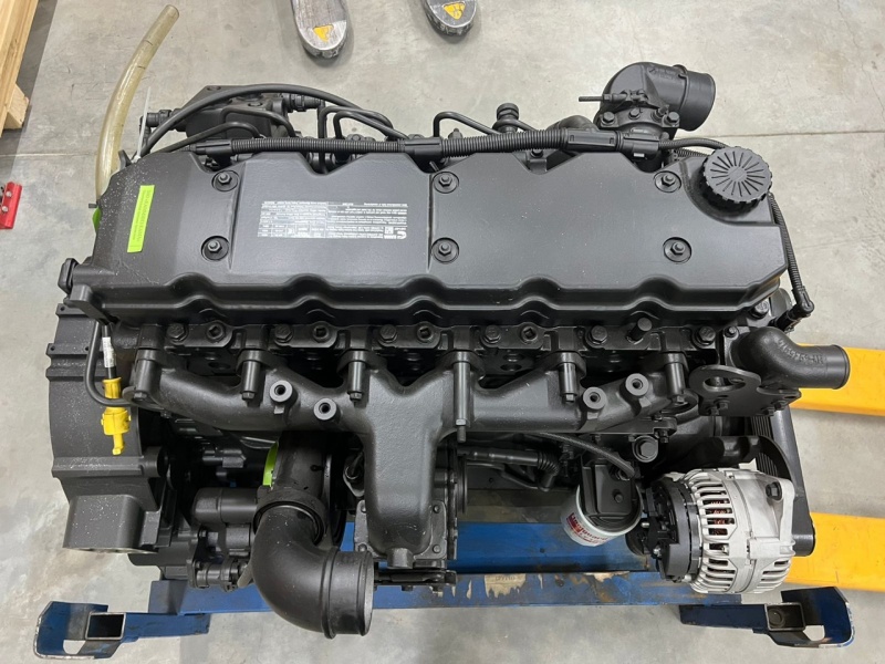 Двигатель Cummins ISB6.7E5 300 л.с. Евро 5, со стартером и генератором (Новый ) / Cummins SO75450 